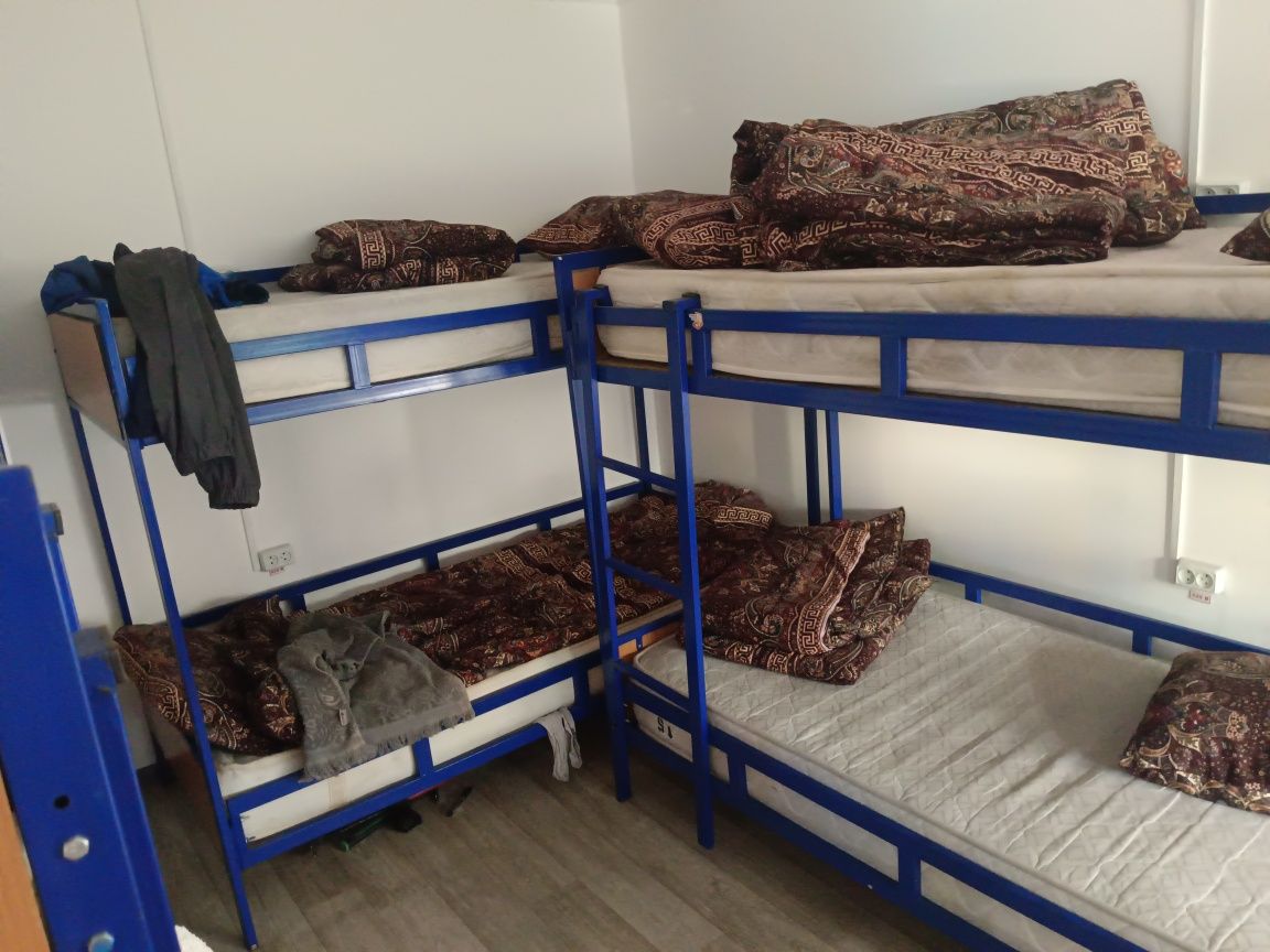 Кровати с матрасоми