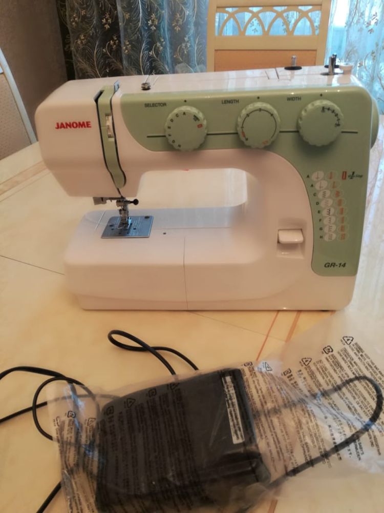 Совершенно новая швейная машина Janome