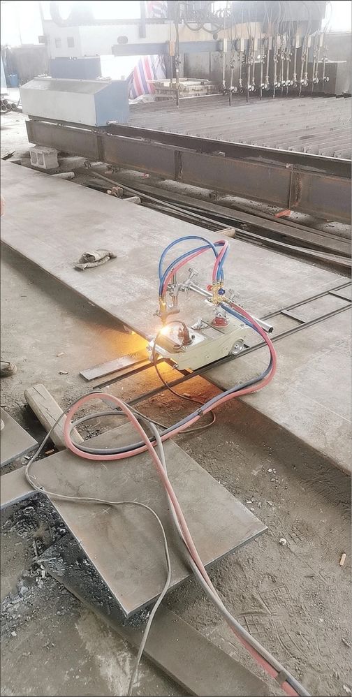 Полуавтоматическая машина газовой резки