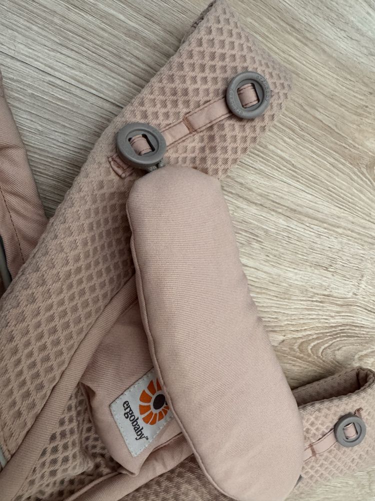 Продам Эргорюкзак Ergobaby omni breeze
