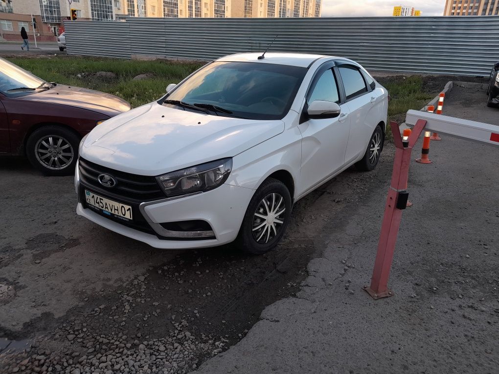 Продам Ладу Веста 2017 г. 1,6 л газ-бензин Lada Vesta