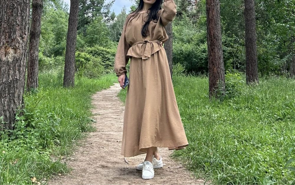 Продам костюм , надевали 2 раза , юбка кофта и пояс . Состояние 9/10