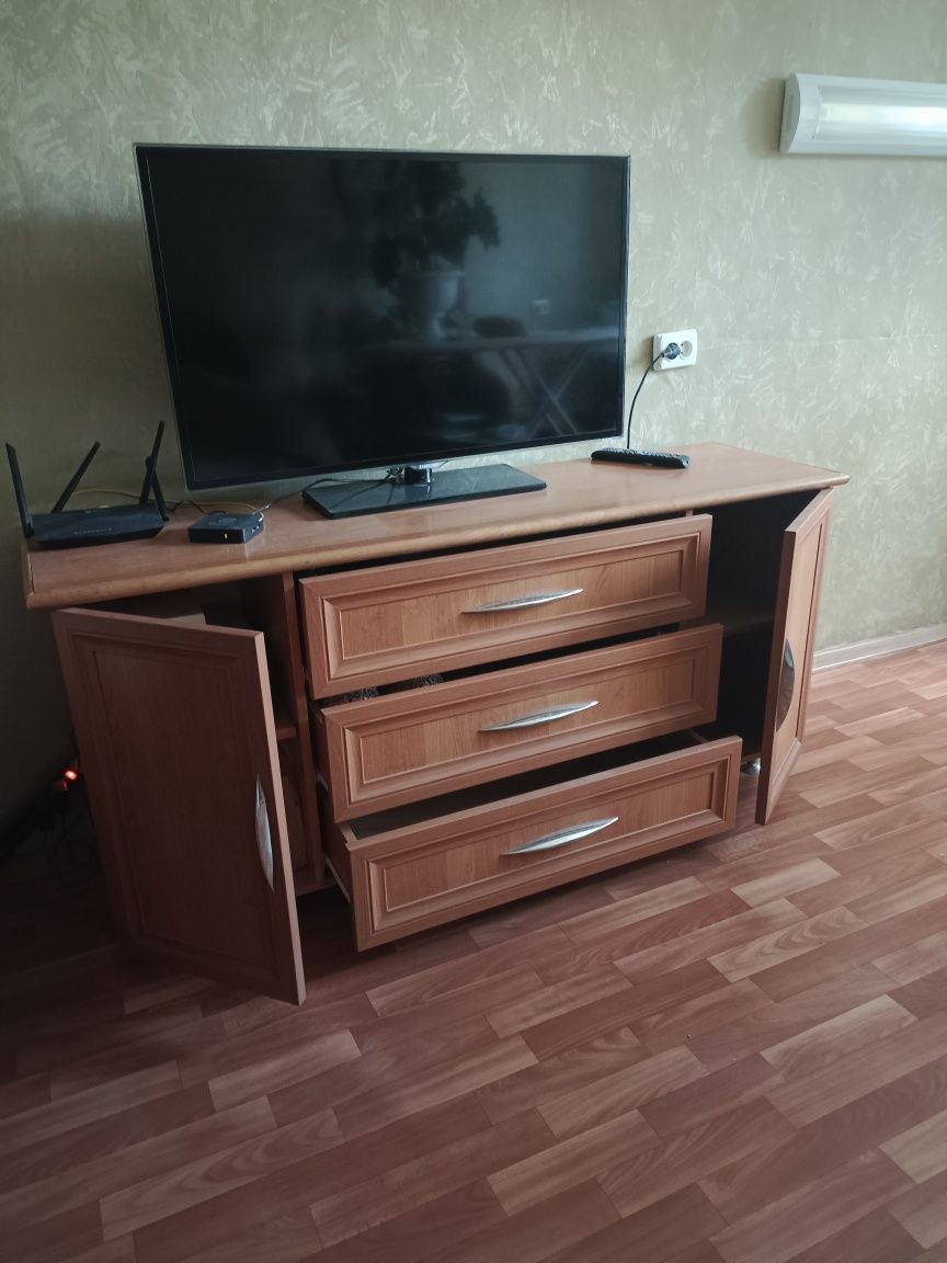 Тумба под телевизор, комод б/у