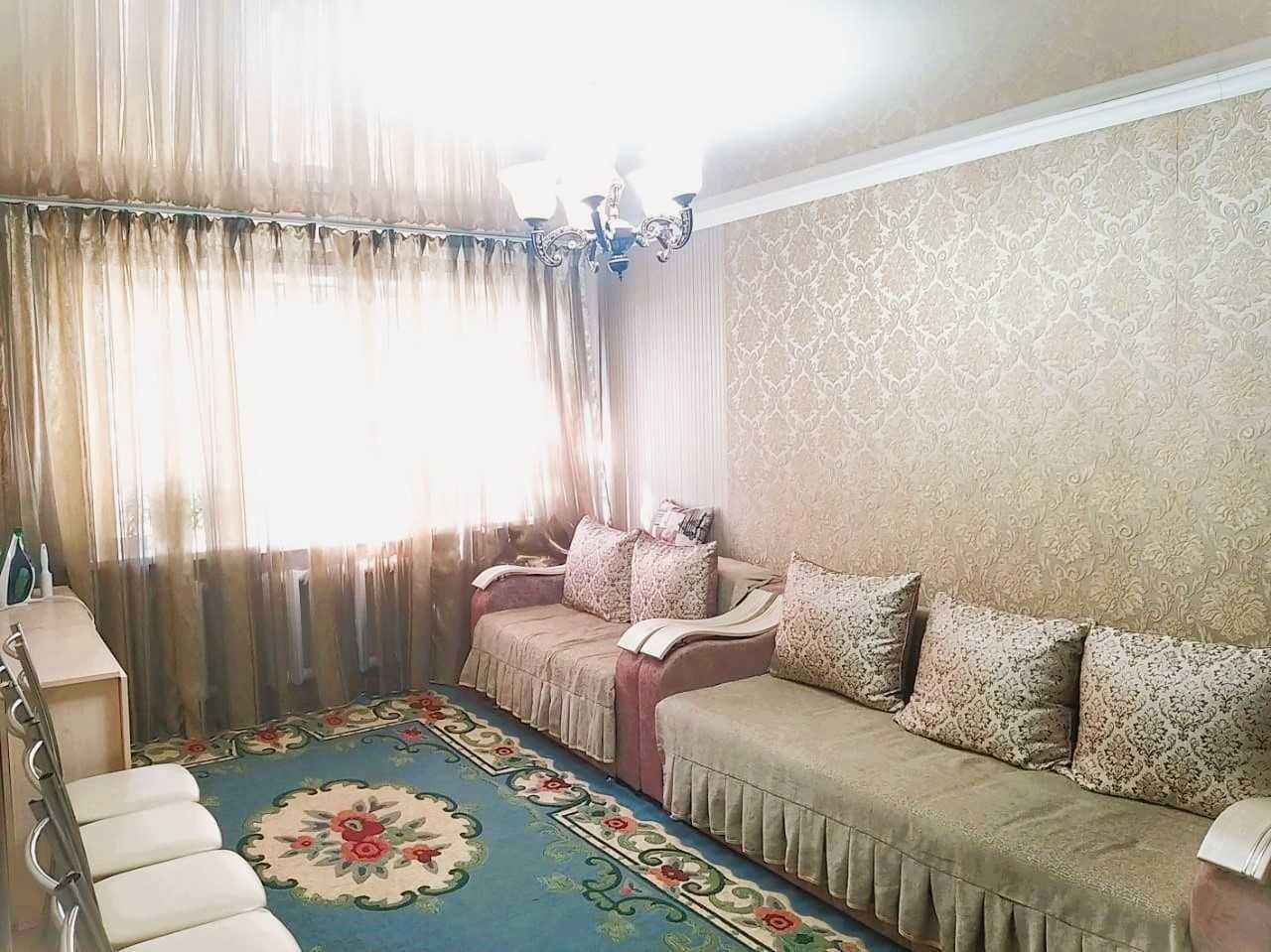 Продам 4-комнатную квартиру 1-квартал Майкудук 2-этаж.