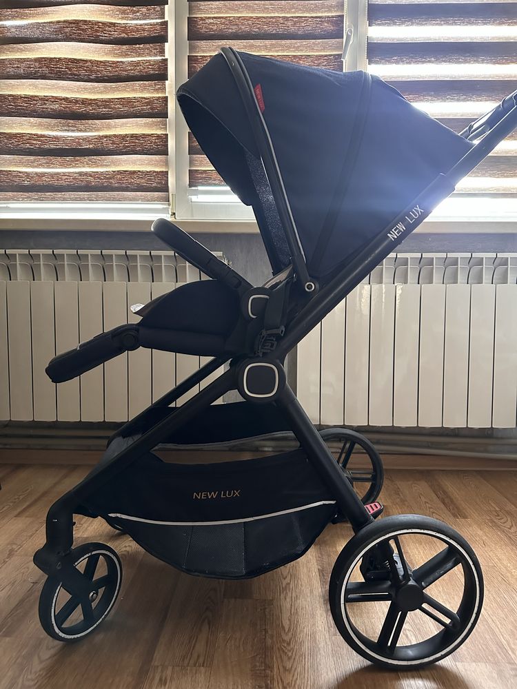 Коляска прогулочная New Lux Z1, черный, графит