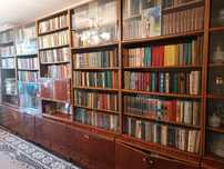 Срочно Шкаф с книгами