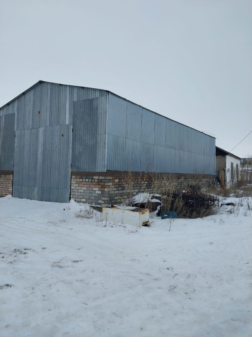 Продам подсобное хозяйство находится вдоль трассы Аксай -Чингирлау