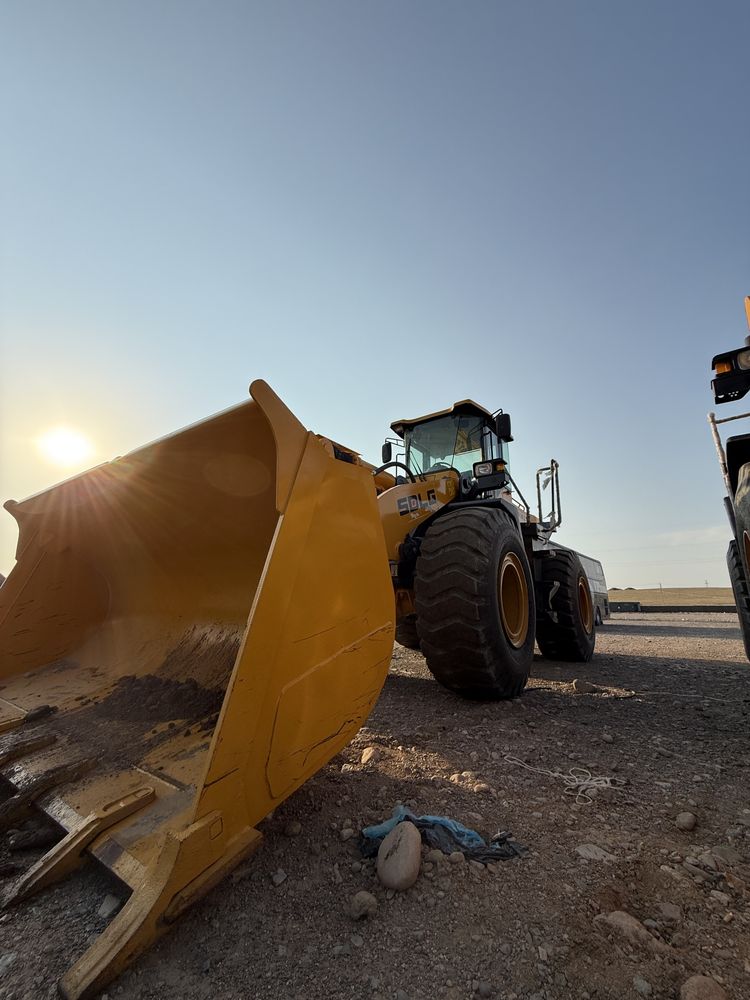 Тракторы. Марка: SDLG (Shandong Lingong Construction Machinery, КНР)