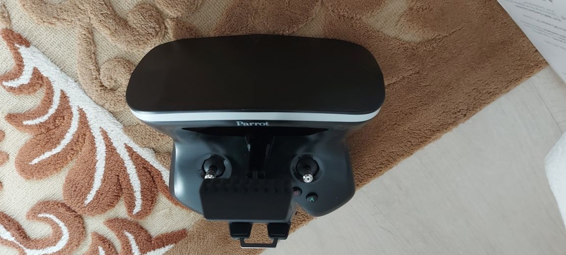 Дрон квадрокоптер Parrot