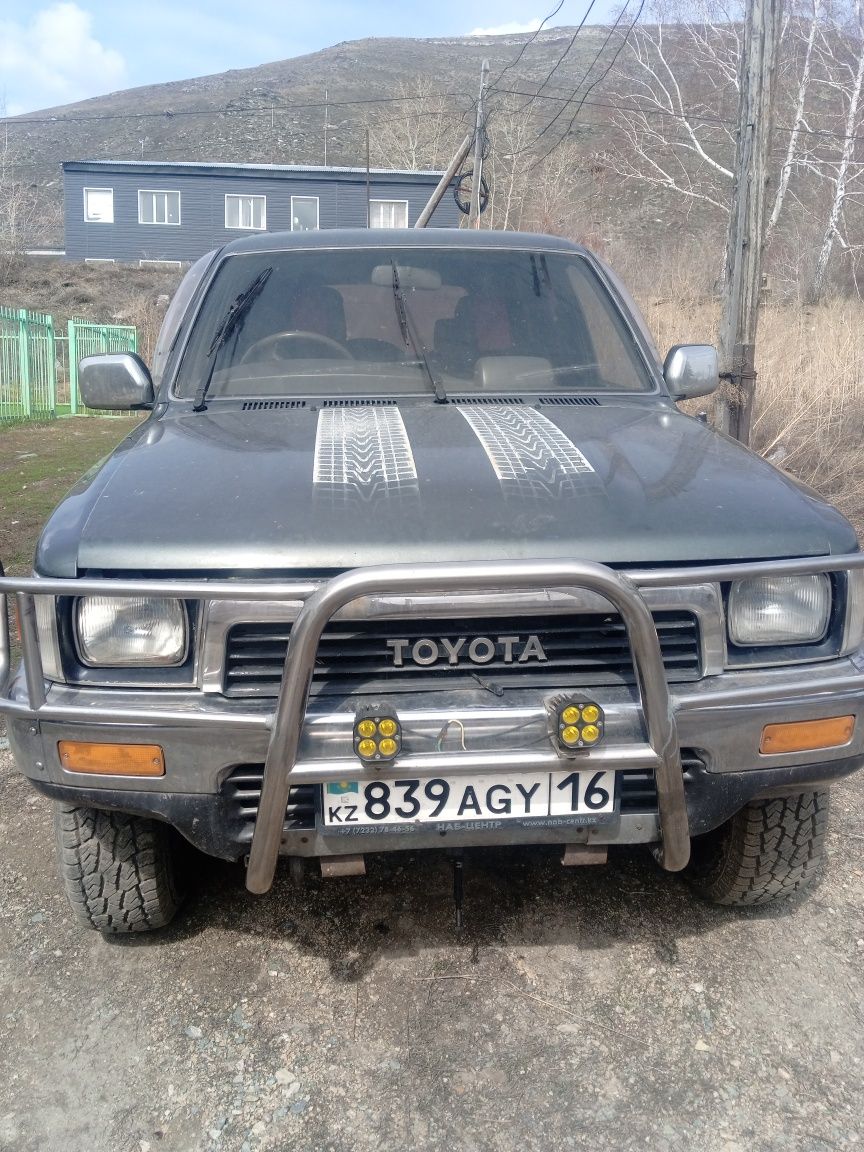 Toyota Hilux surf