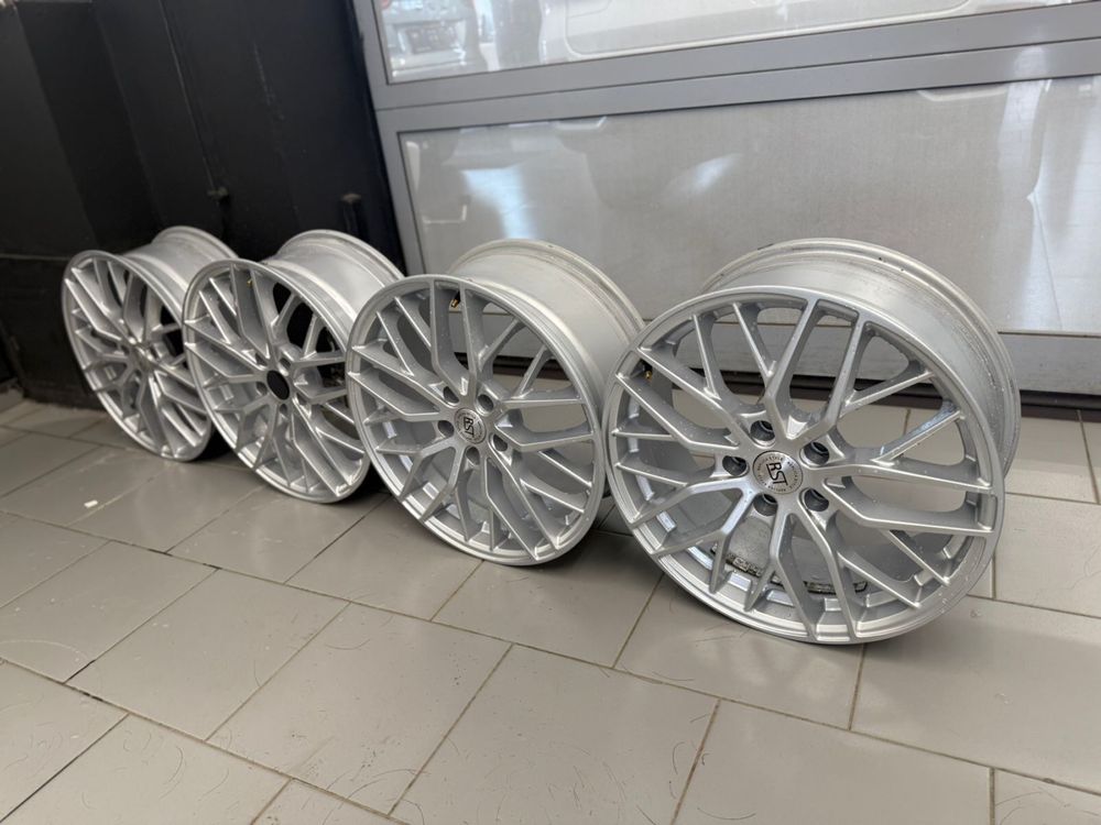 Продам Диски R18 титан