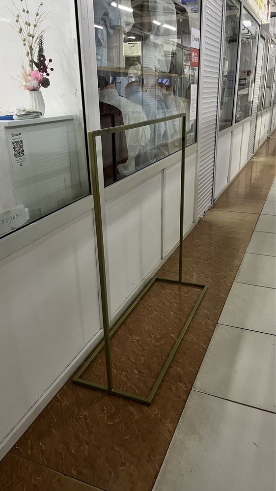 Продам рейл вешалка