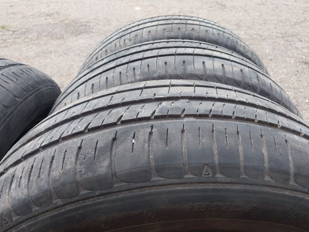 4 шины Dunlop 195 65 R15.