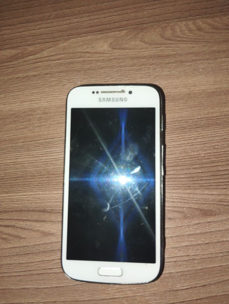 Samsung s4 zoom.