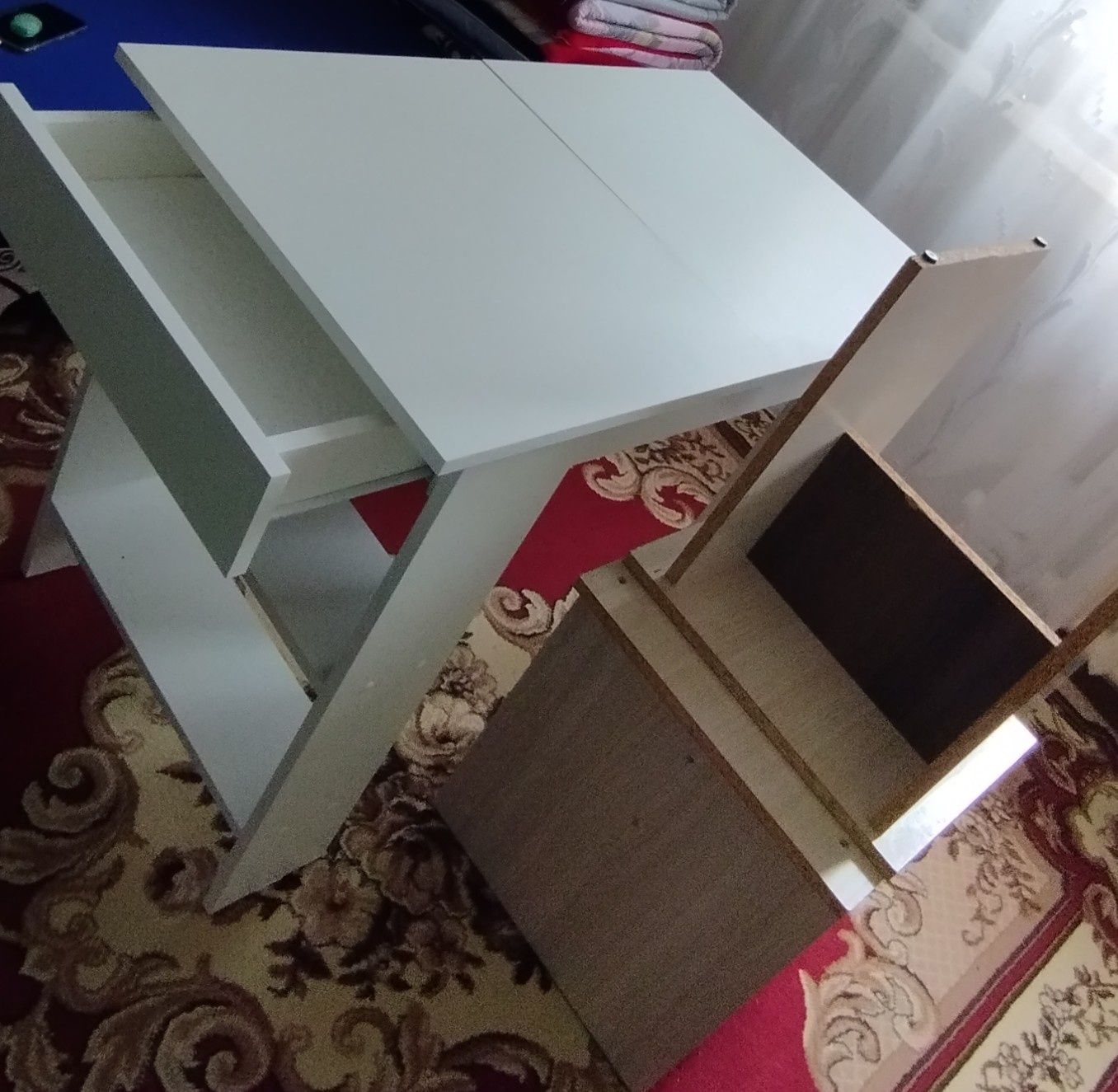 Продам стол без стульев