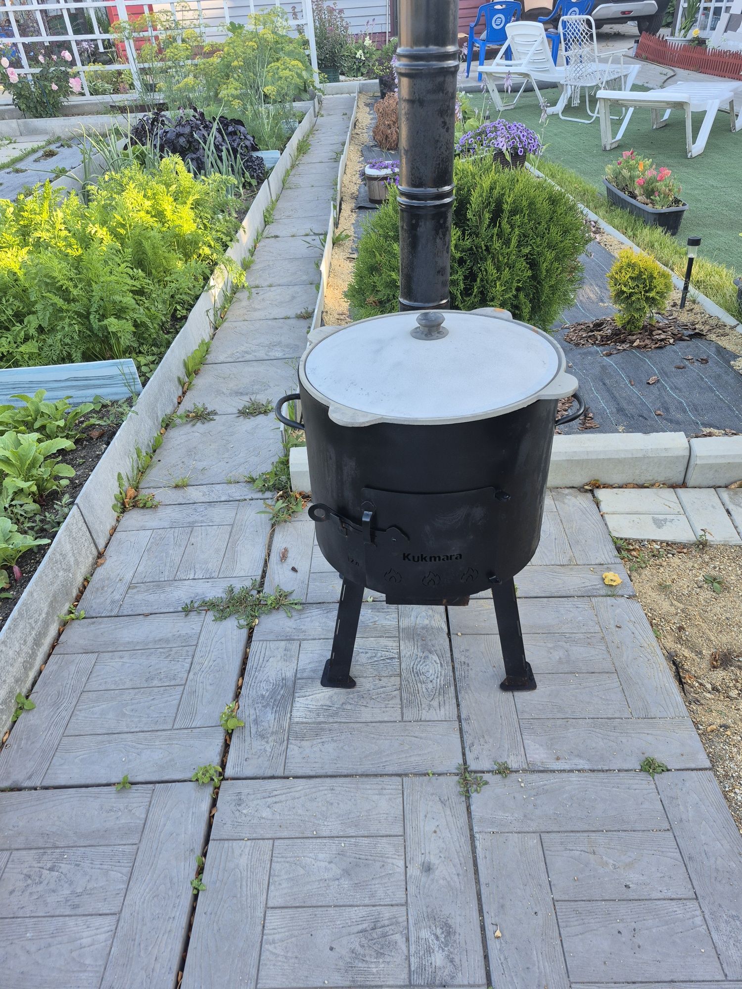 Продам казан  с печкой