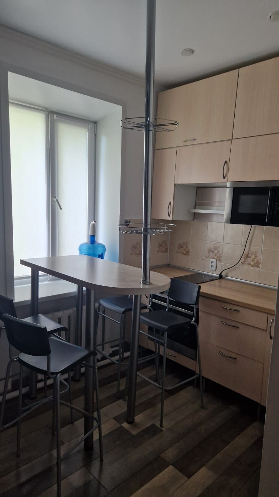 Продам квартиру 3-х комнатную, район 10 школы, 2-х этажные дома