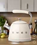 Чайник со свистком Smeg 2.3 л, цвет кремовый
