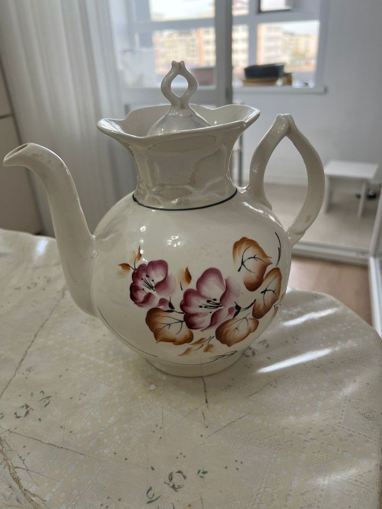 Чайник фарфоровый советский