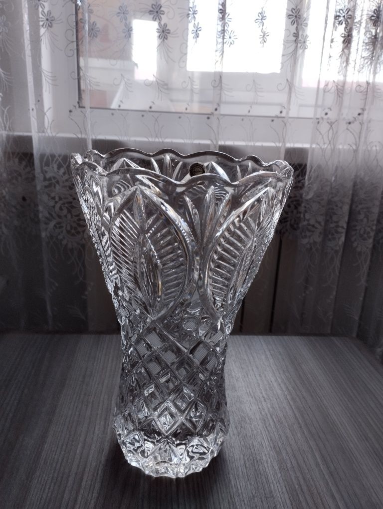 Ваза хрустальная.