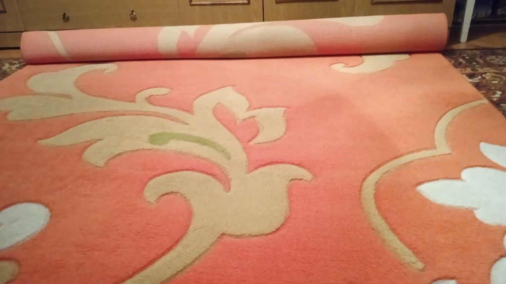 Продам палас большой б/у в хорошем состоянии