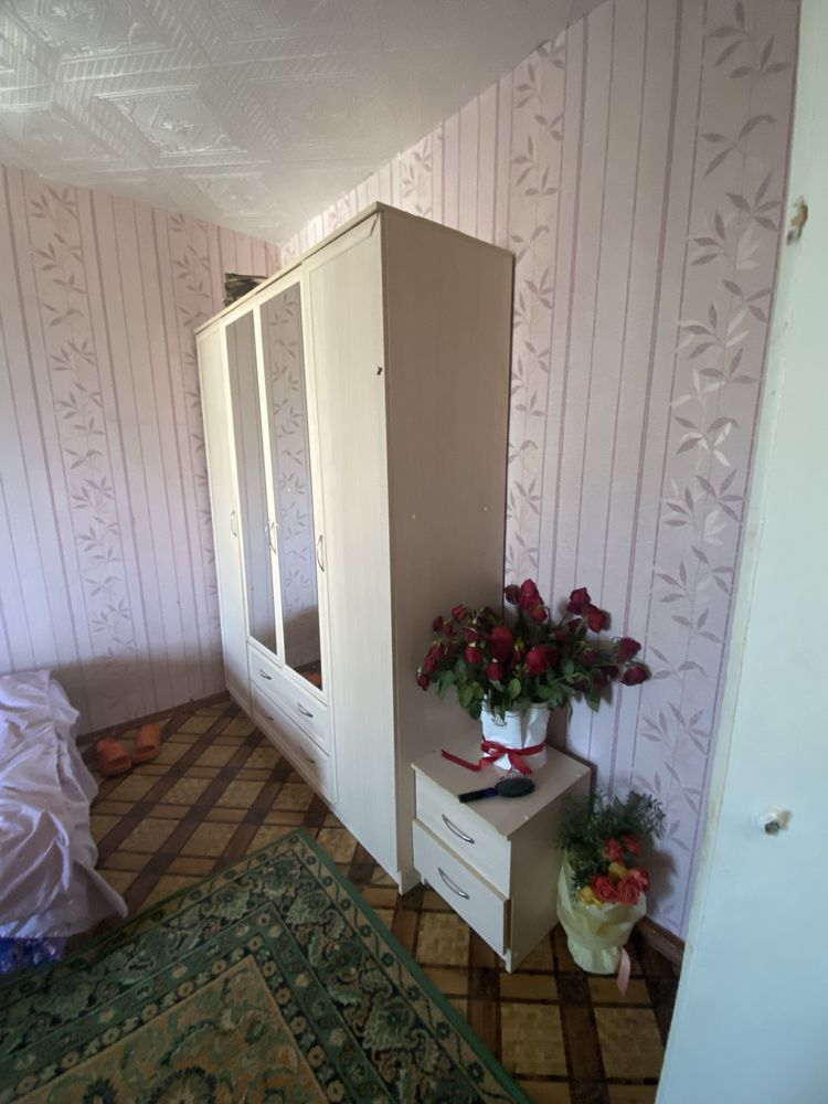 Подселениеге кыз кажет, 100 000 общий сумма адам 25к дан туседи,