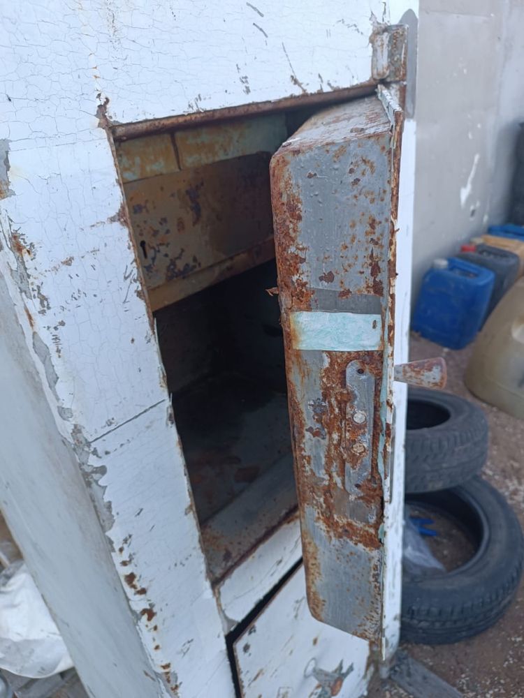 Продам сейф