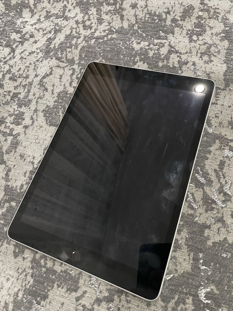 Продам Ipad (2021 года) В идеальном состоянии