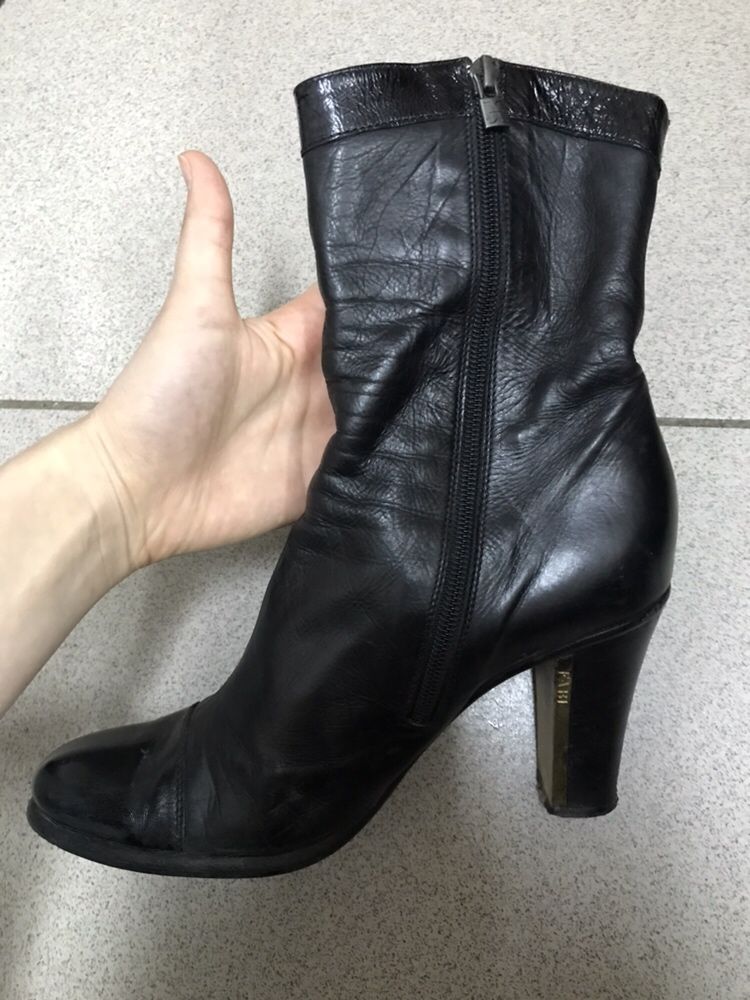 Продам итальянские полусапожки FABI