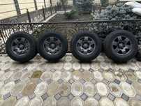 Продам комплект дисков с шинами