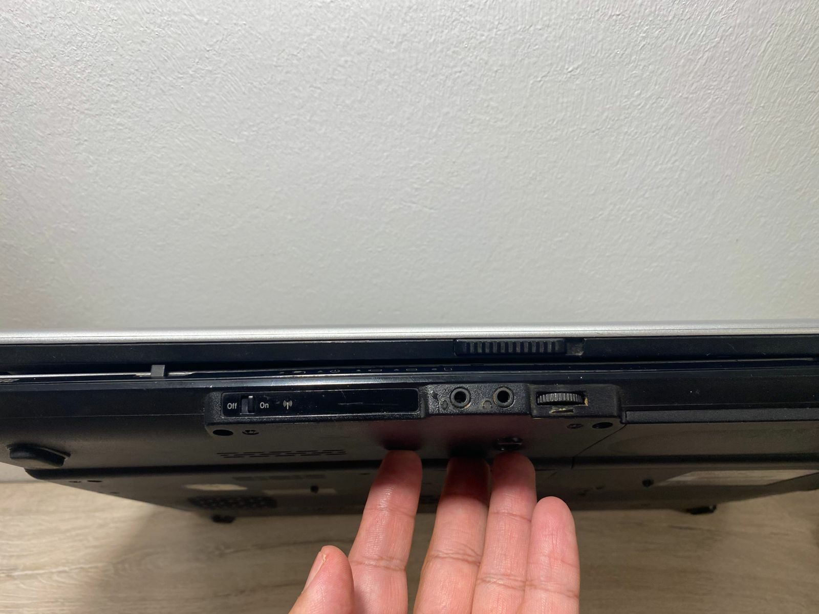 Toshiba с большим 17 дюймовым экраном