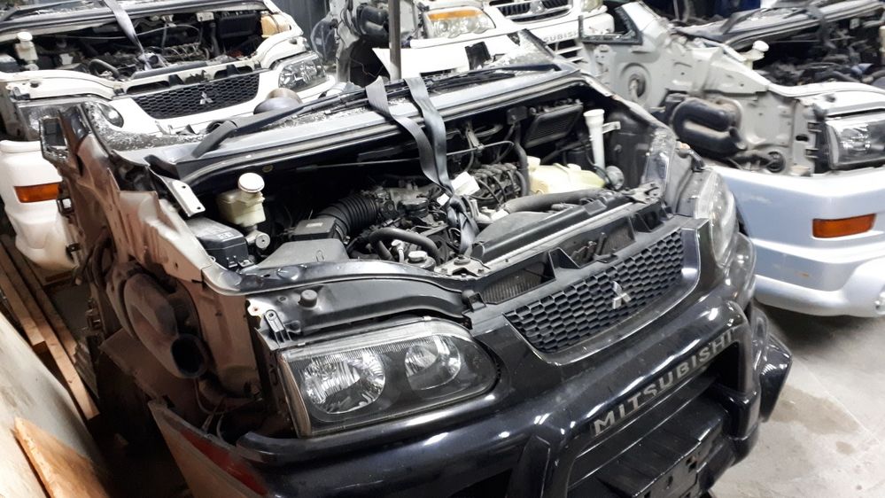 Бампер передний на мицубиси делику булку, Mitsubishi delica.