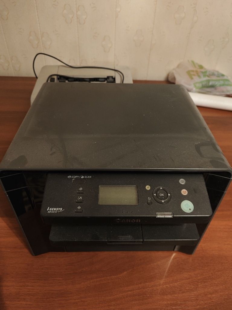 Принтер 3 в 1  ксерокопия+ лазерный принтер Самсунг.
