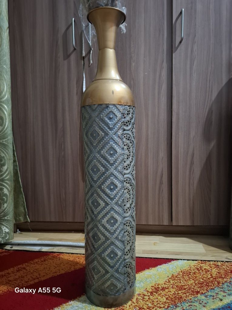 Ваза напольная..