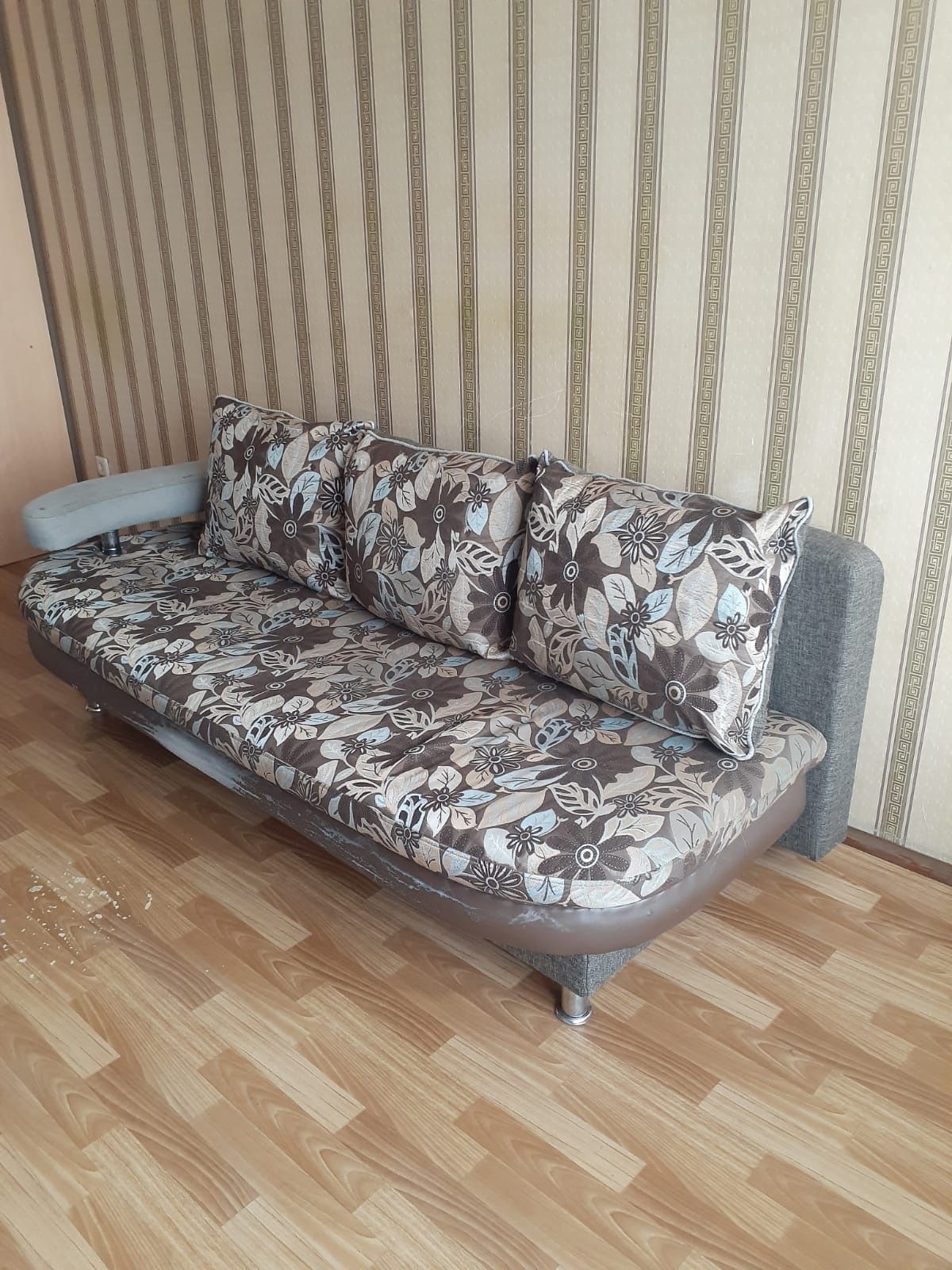 Тахта раскладная с выдвижными ящиками