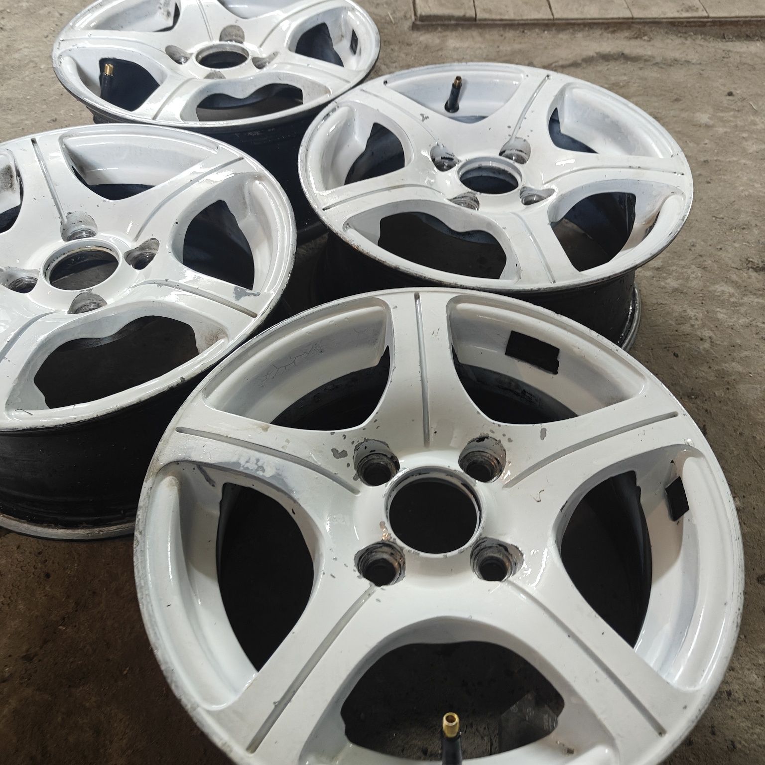 R13 PCD 4 *100 Комплект легкосплавных дисков