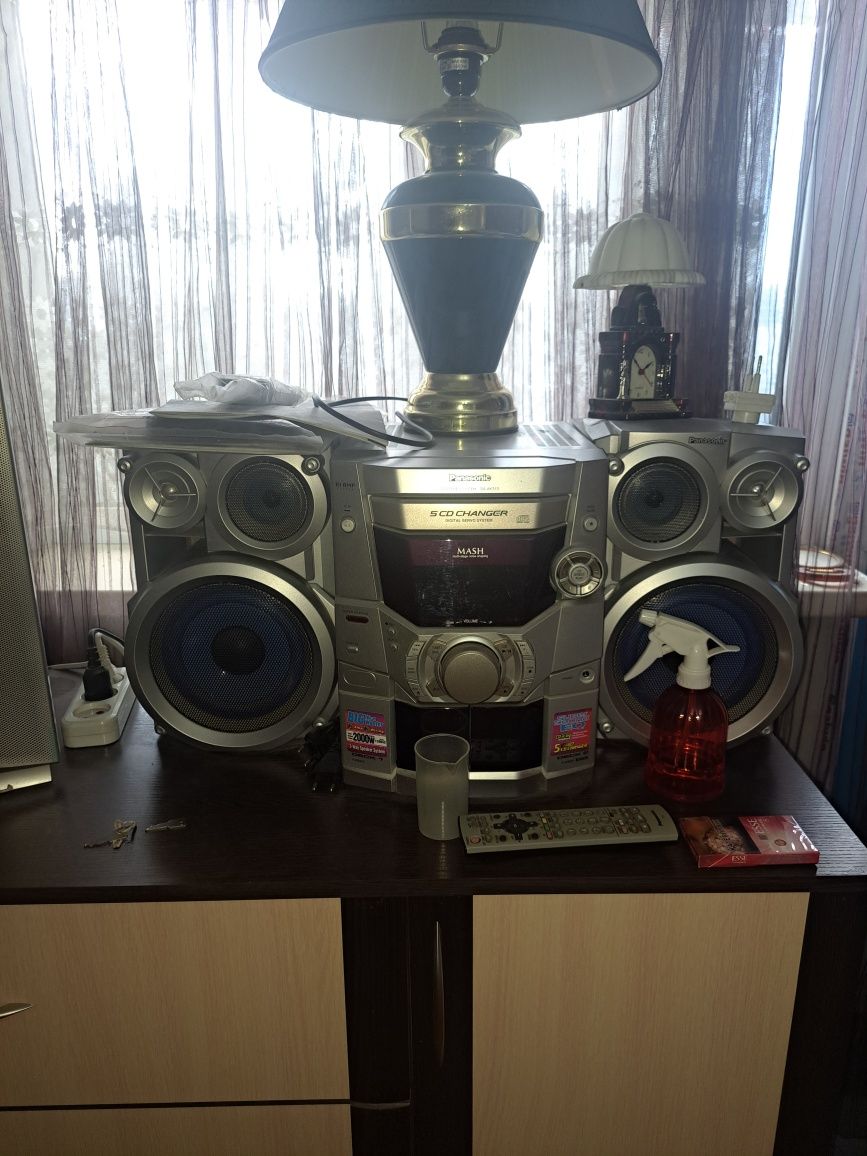 Продаём музыкальный центр