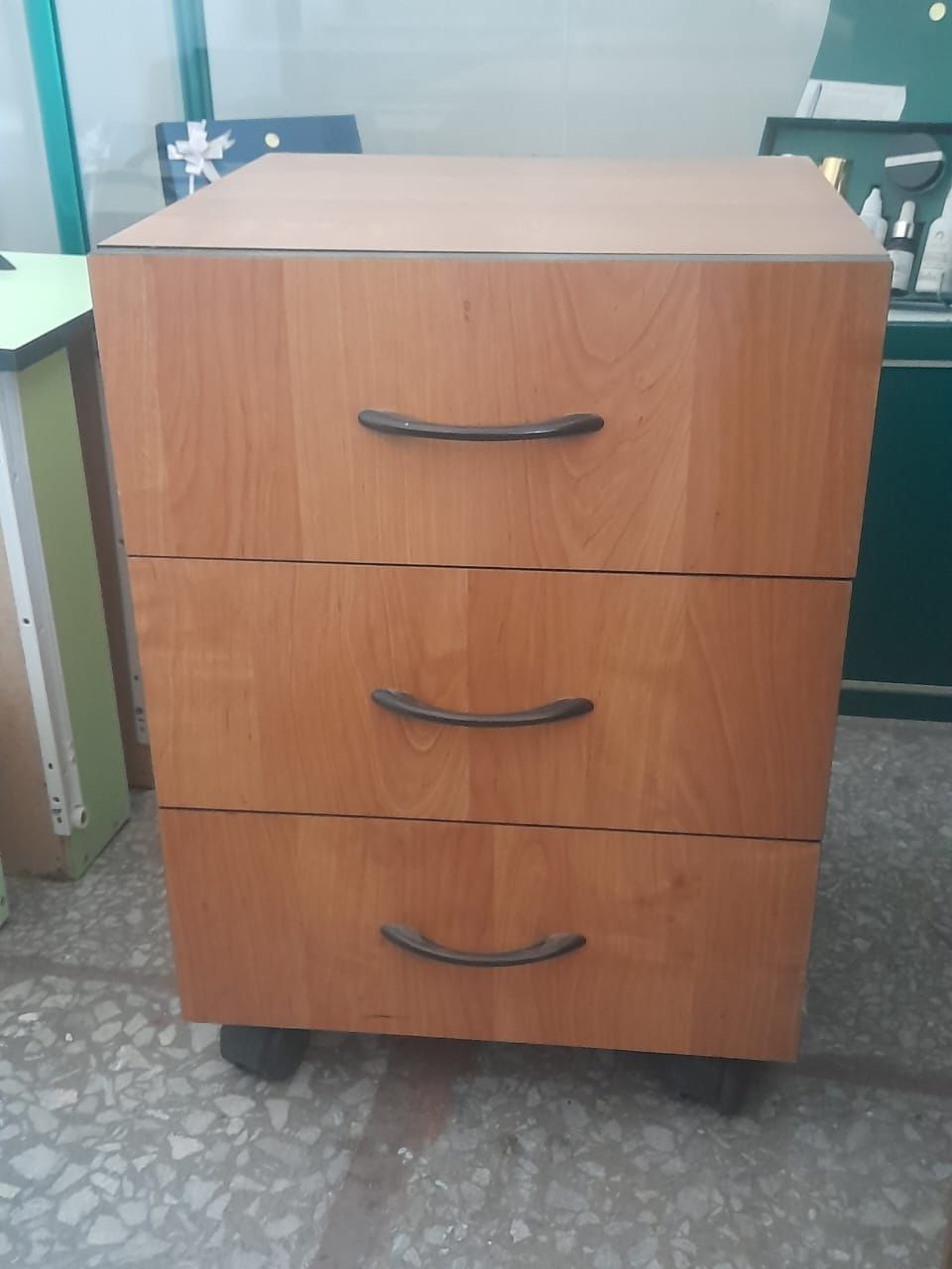 Тумбочки 3 штуки
