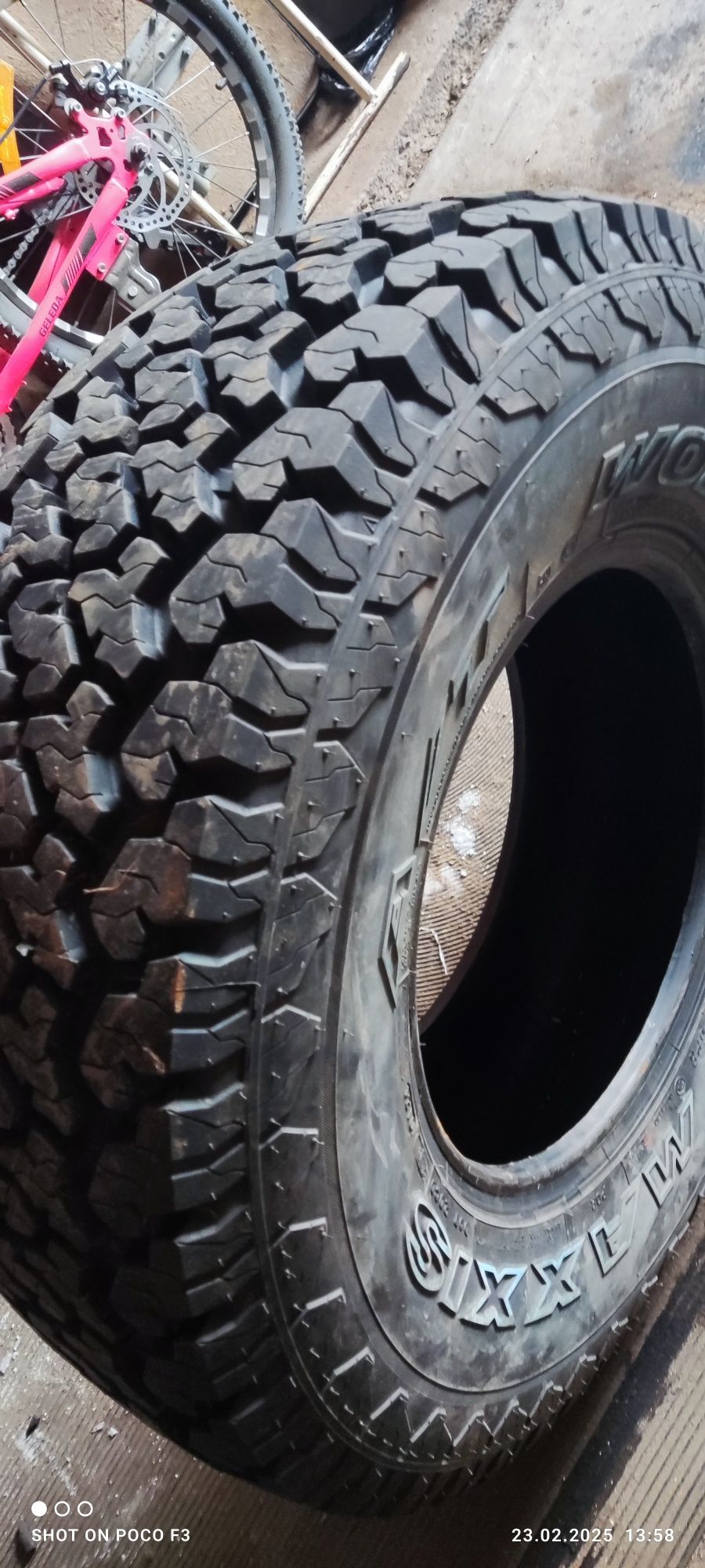 Продам два новых баллона MAXXIS A/T