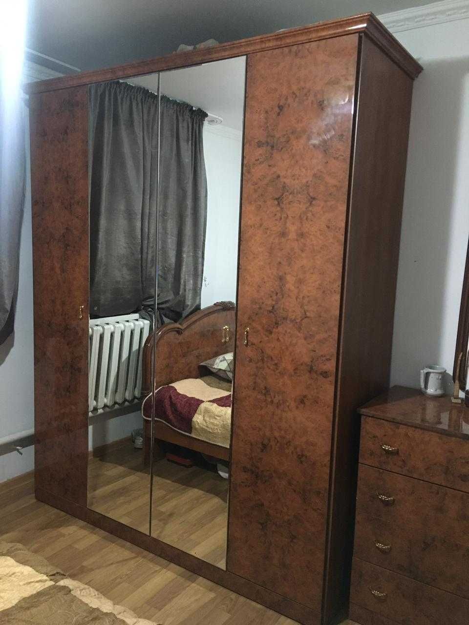 Спальный гарнитур