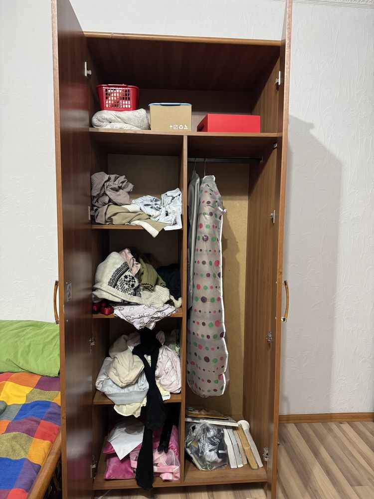 Продаём Шкаф деревянный