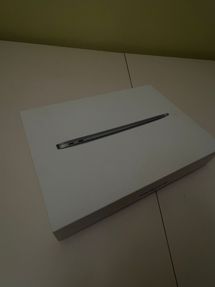 MacBook air 2020 M1 512 ГБ