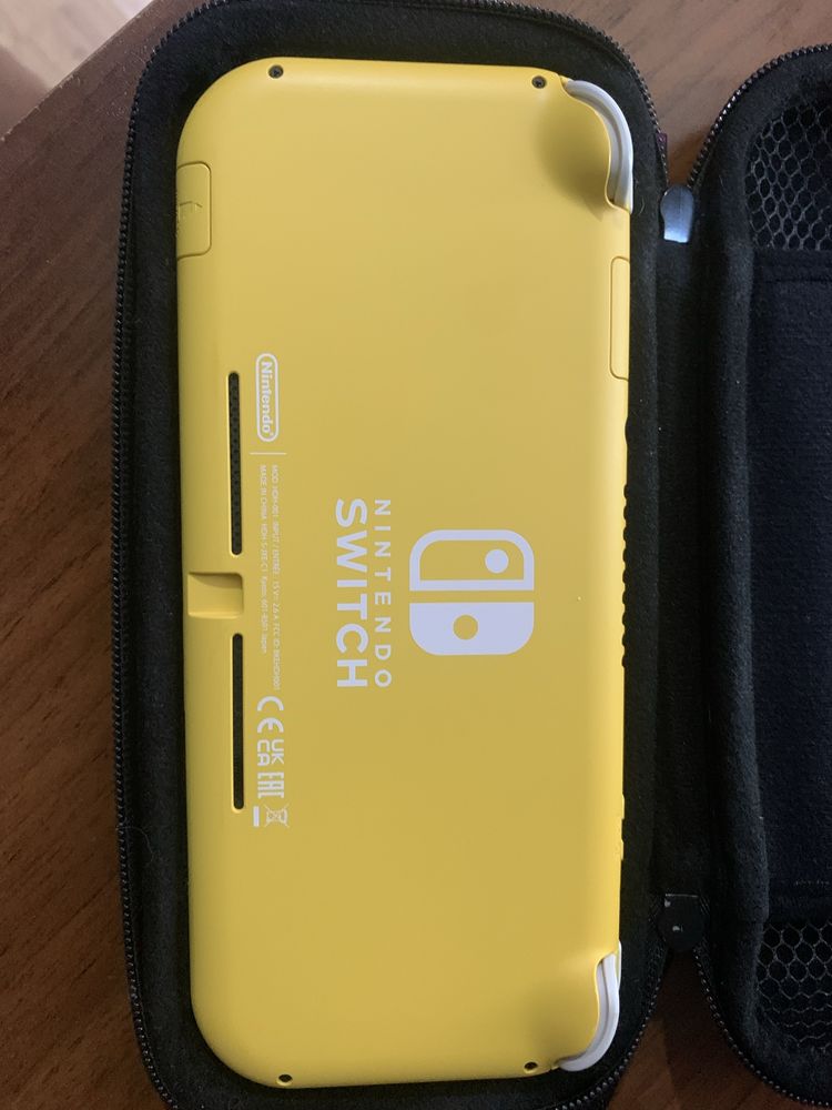 Игровая портативная приставка Nintendo Switch Lite