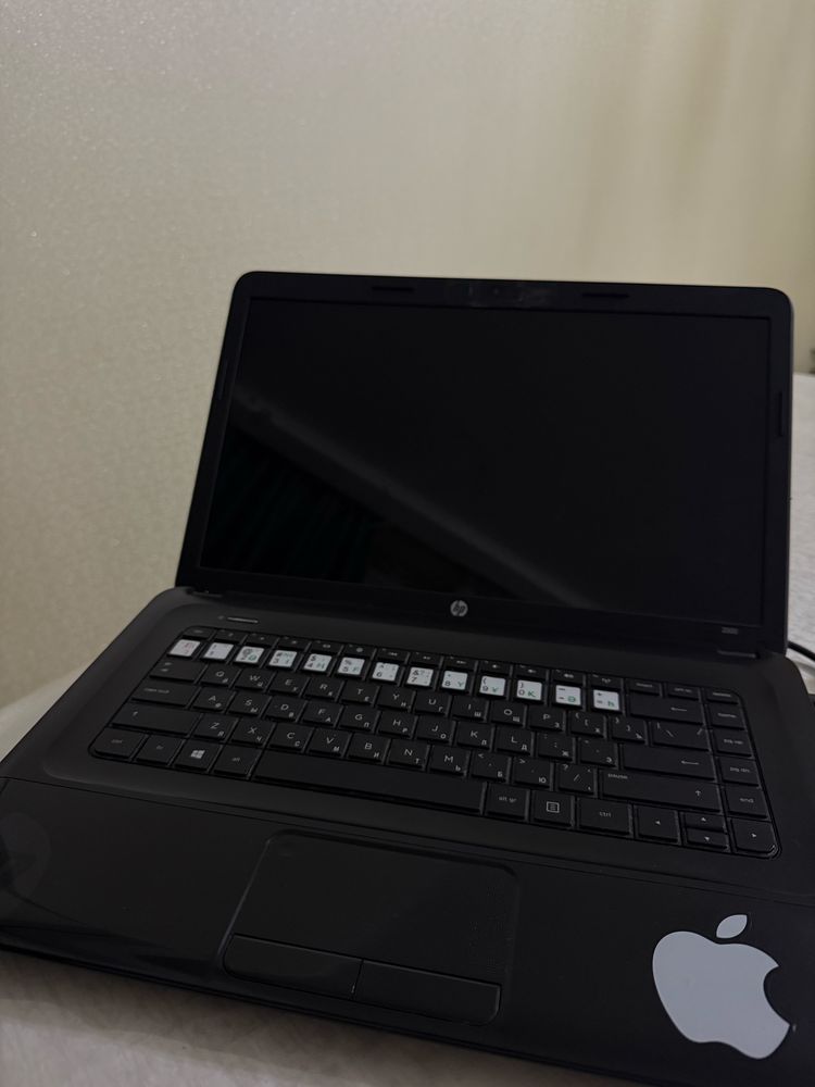Ноутбук HP 2000 Notebook PC