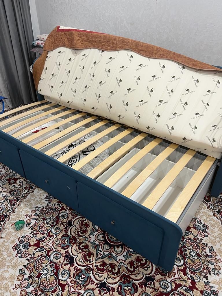 Срочно продам диван