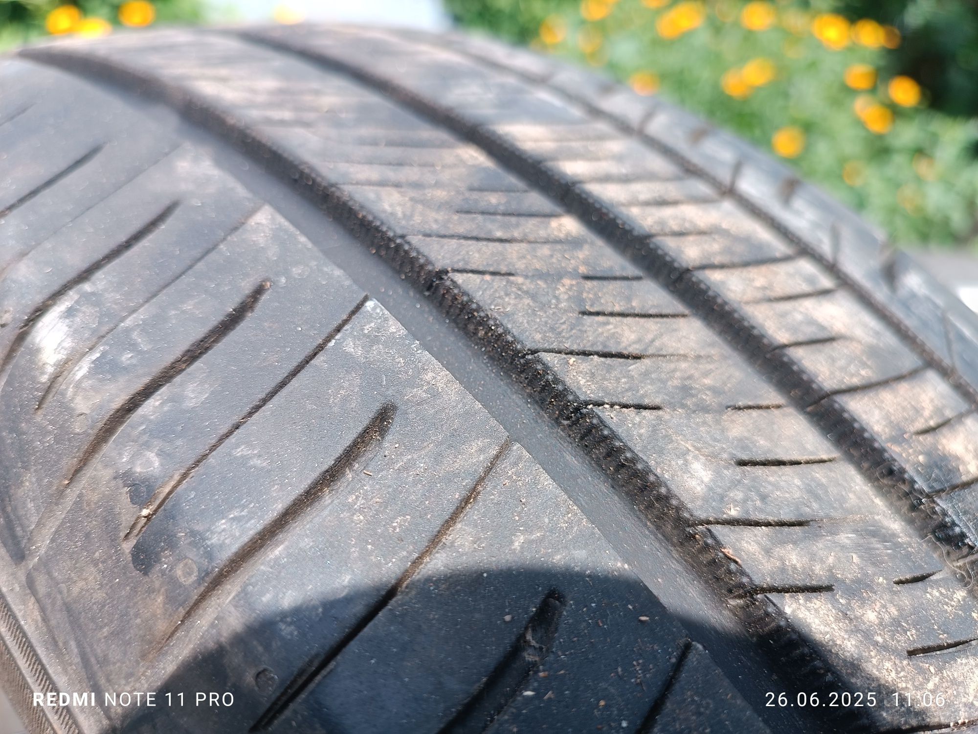 Продам комплект шин dunlop 215/65\16 в новом состоянии Япония