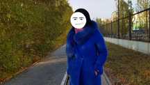 Модное яркое пальто