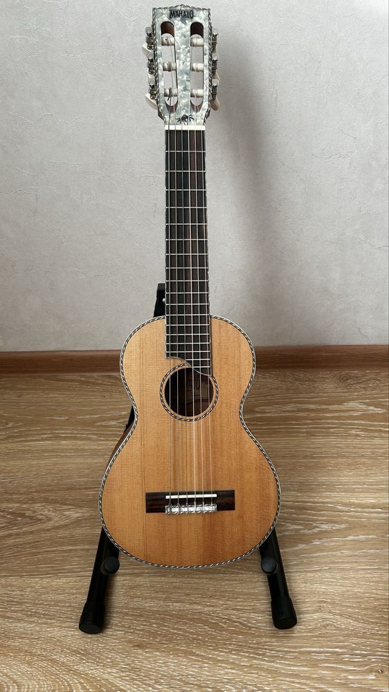 Продам гиталеле из массива Ели и Махагони