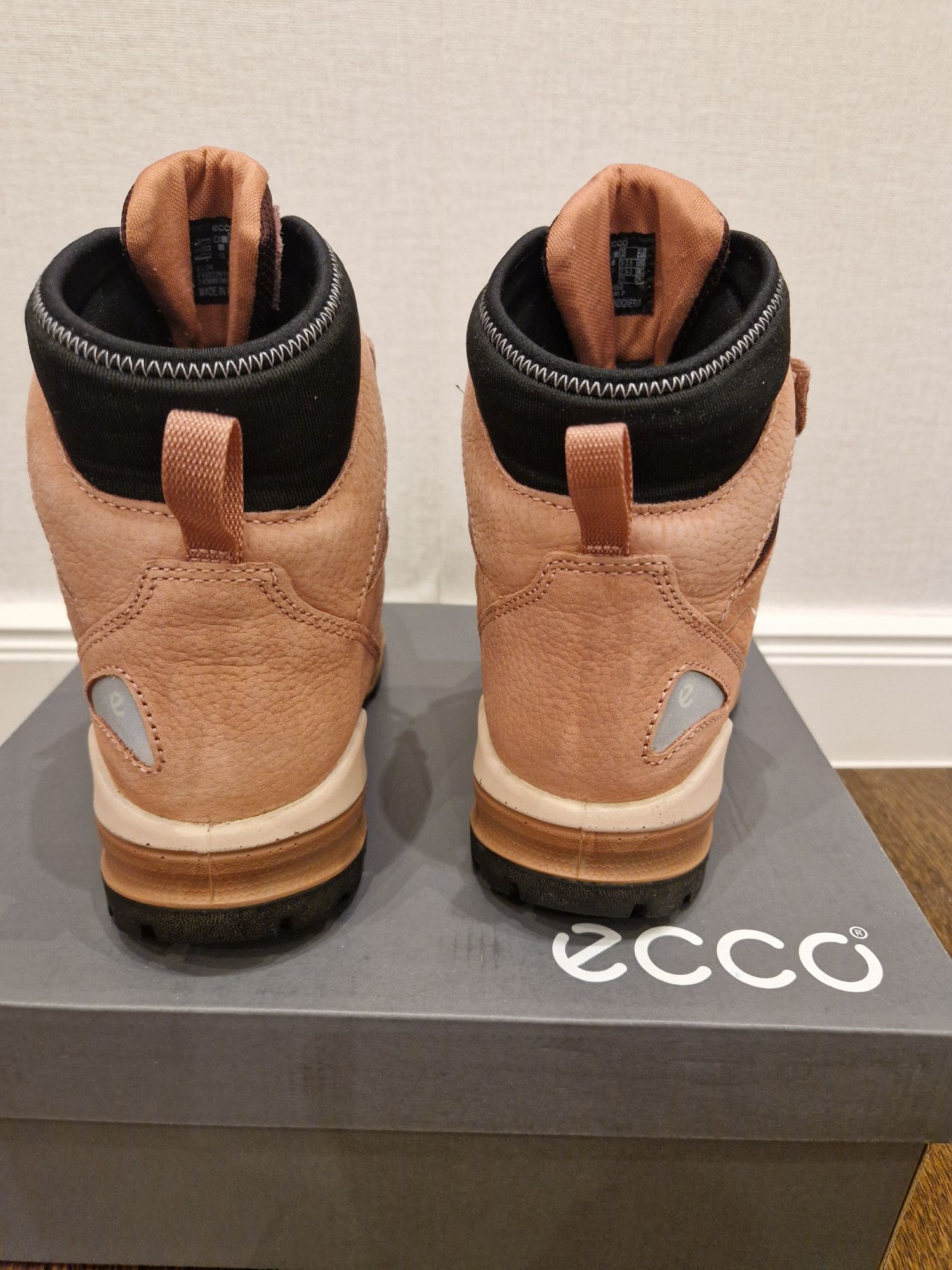 Ботинки зимние  ECCO SNOW MOUNTAIN