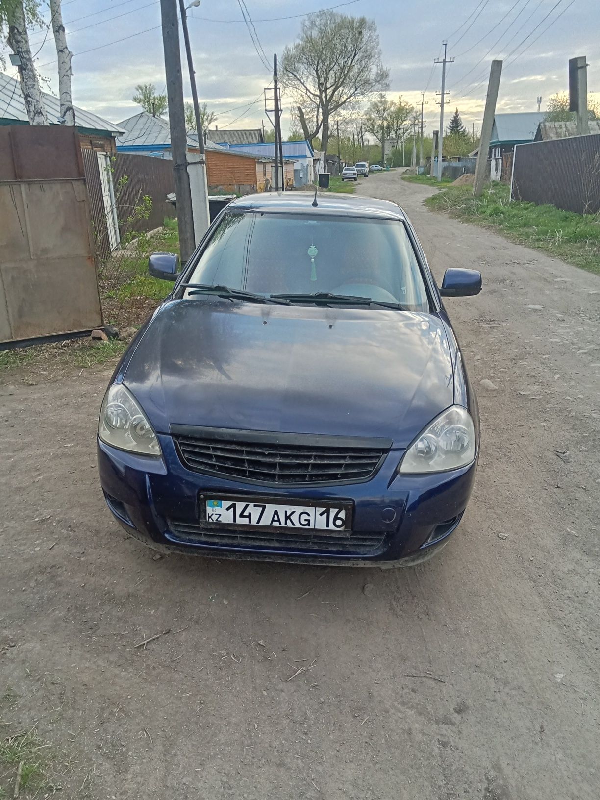Продам приора седан